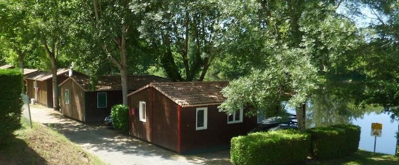 בית מלון כפרי Camping Les Bo Bains