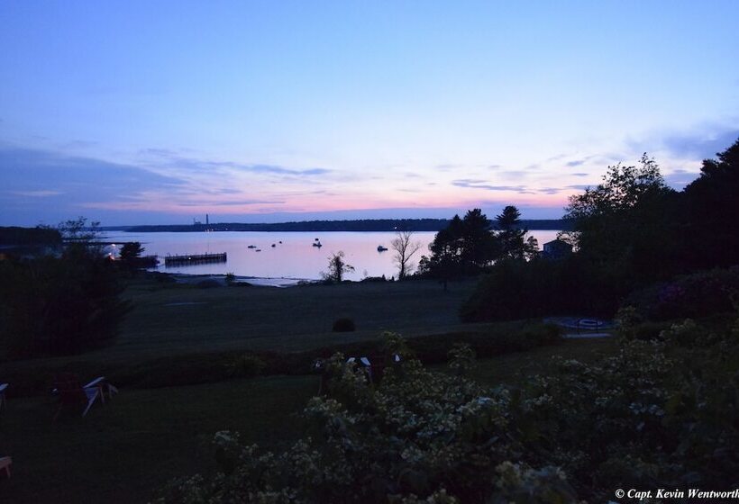 Отель Chebeague Island Inn