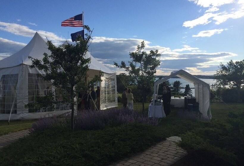 Отель Chebeague Island Inn