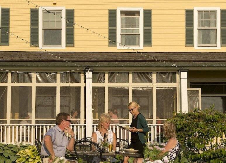 Отель Chebeague Island Inn