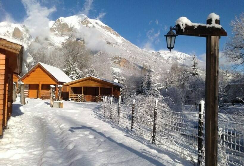 فندق Camping, Hôtel De Plein Air Les Cariamas