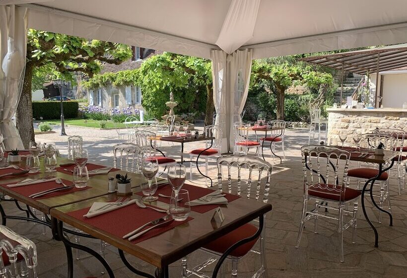 Отель Logis Hôtels   Hôtel Restaurant Domaine Les Falaises