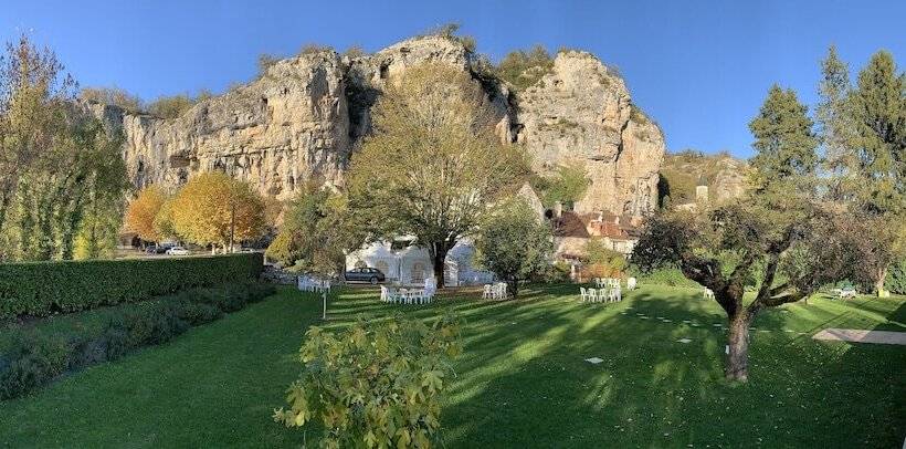 Отель Logis Hôtels   Hôtel Restaurant Domaine Les Falaises