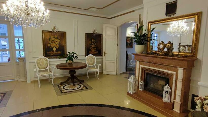 فندق Dworek Wola Ociecka