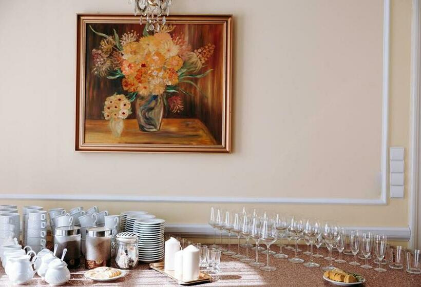 فندق Dworek Wola Ociecka