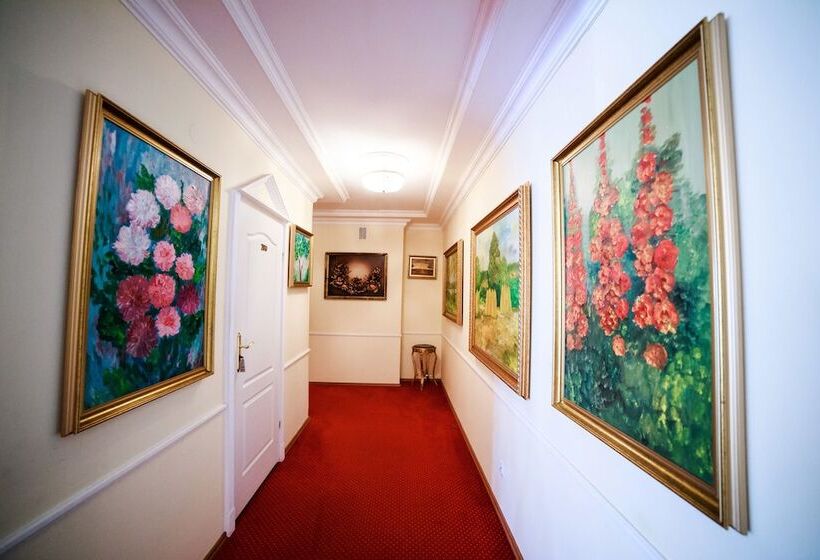 فندق Dworek Wola Ociecka