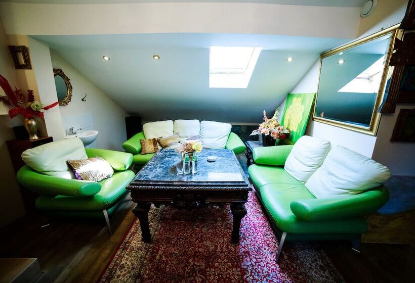 فندق Dworek Wola Ociecka