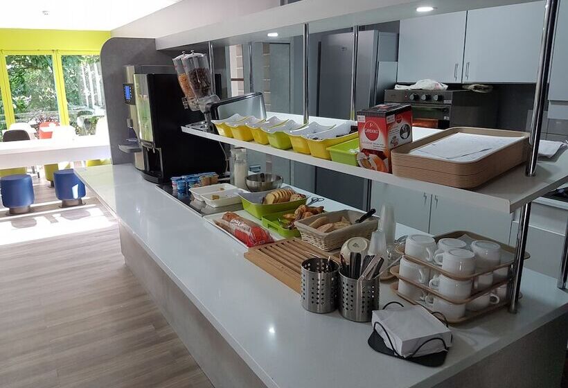 فندق Ibis Budget Chambourcy Saint Germain