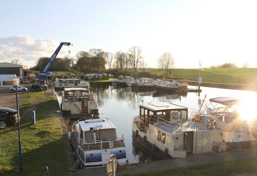 Отель Hausboote In Niderviller