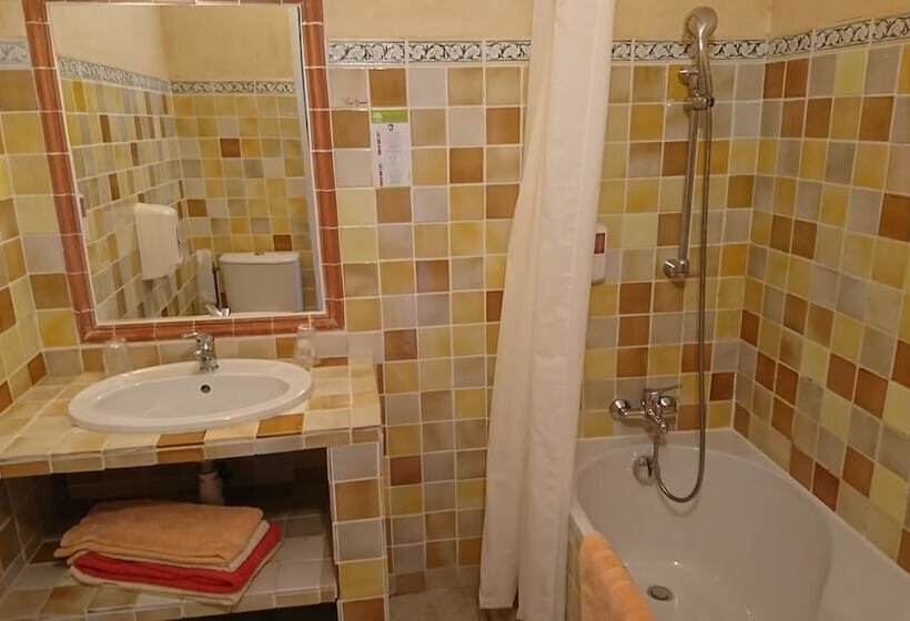 בית מלון כפרי Les Cavalets