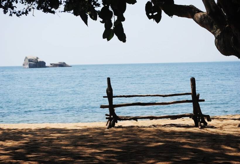 فندق Lukuba Island Lodge   East Africa Camps