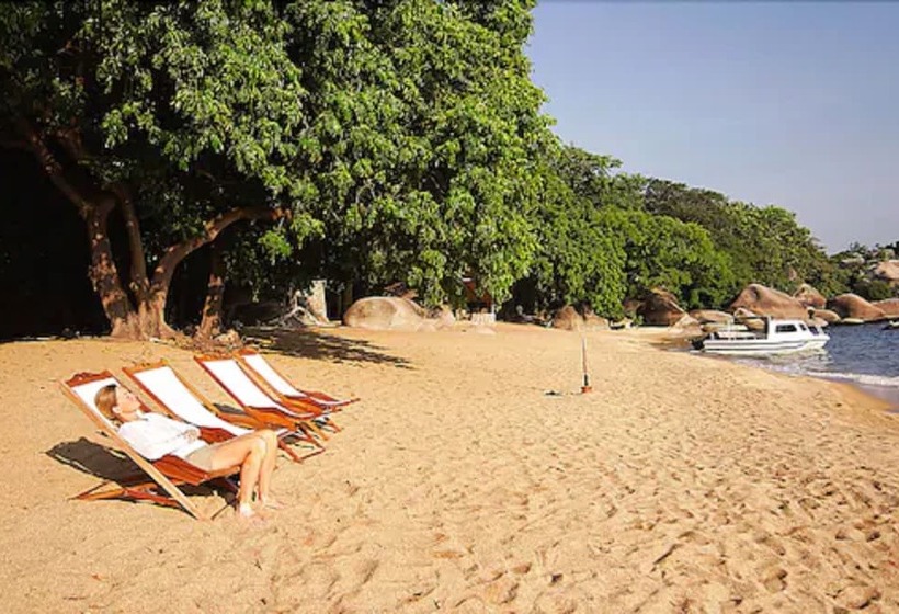 فندق Lukuba Island Lodge   East Africa Camps