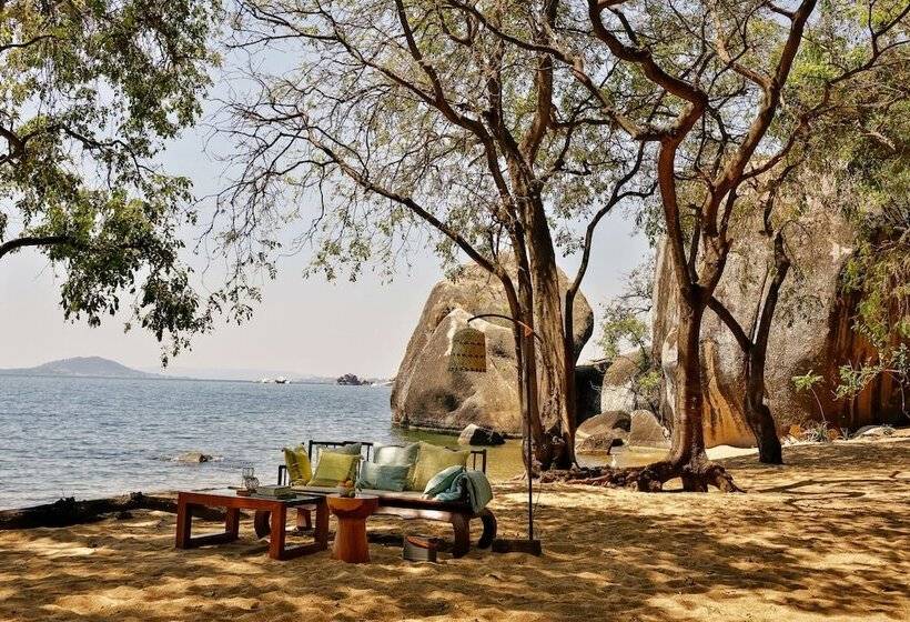 فندق Lukuba Island Lodge   East Africa Camps