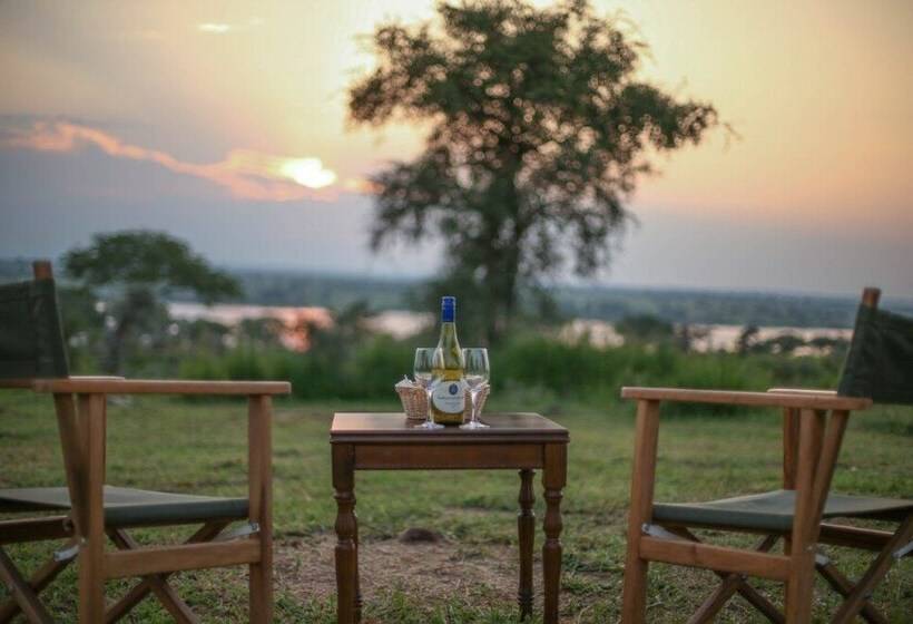 هتل Pakuba Safari Lodge