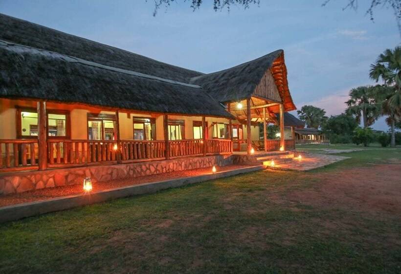 هتل Pakuba Safari Lodge