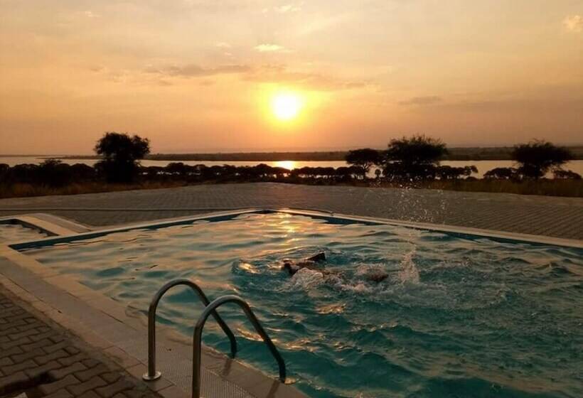 هتل Pakuba Safari Lodge