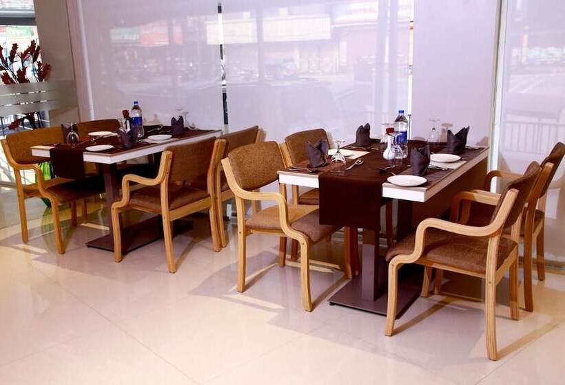 ホテル Panacea Ventures