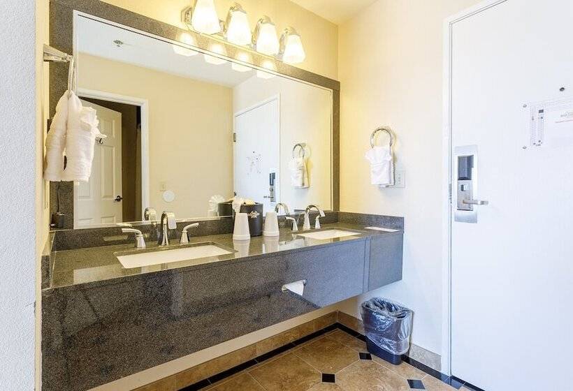 Red Garter Hotel & Casino By Red Lion Hotels