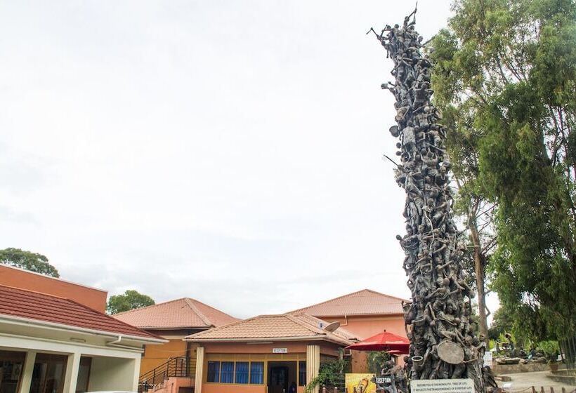 هتل Satellite Holiday Resort