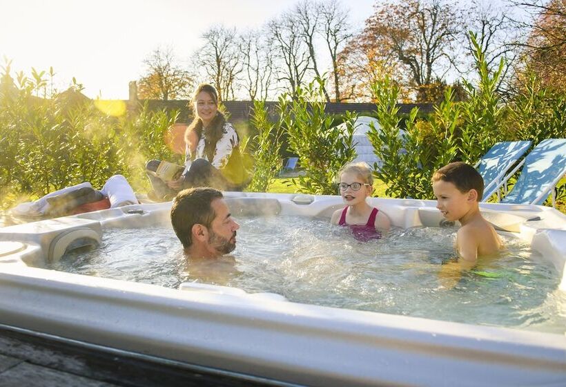 ホテル Le Village Des Templiers