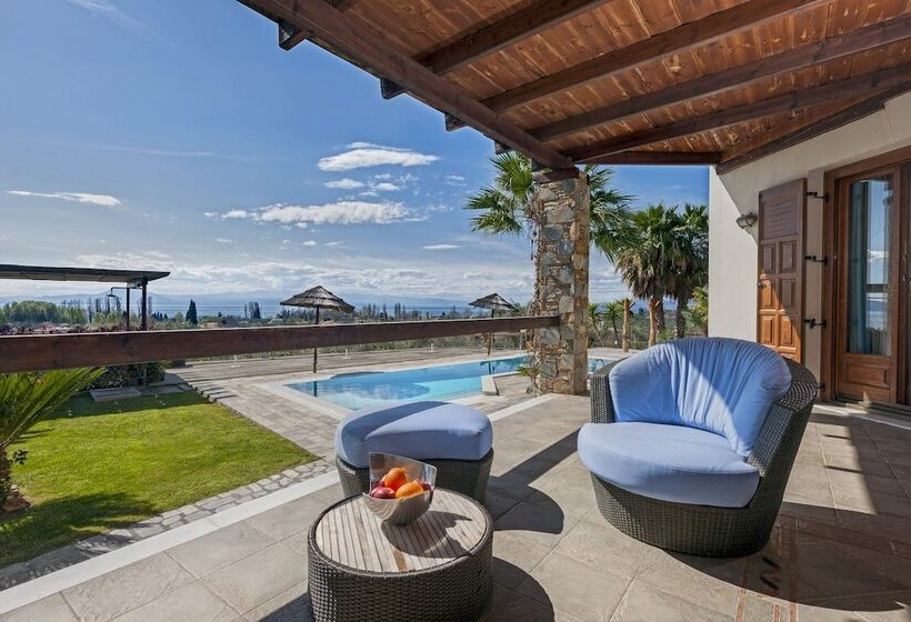 Iakovakis Suites & Spa