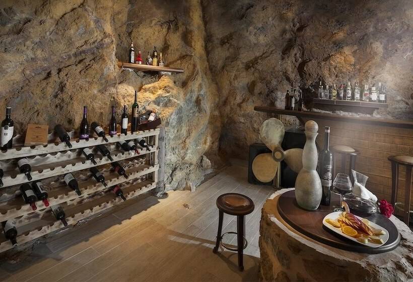 Iakovakis Suites & Spa