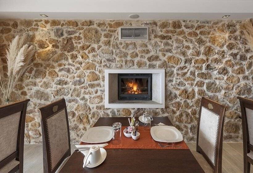 Iakovakis Suites & Spa