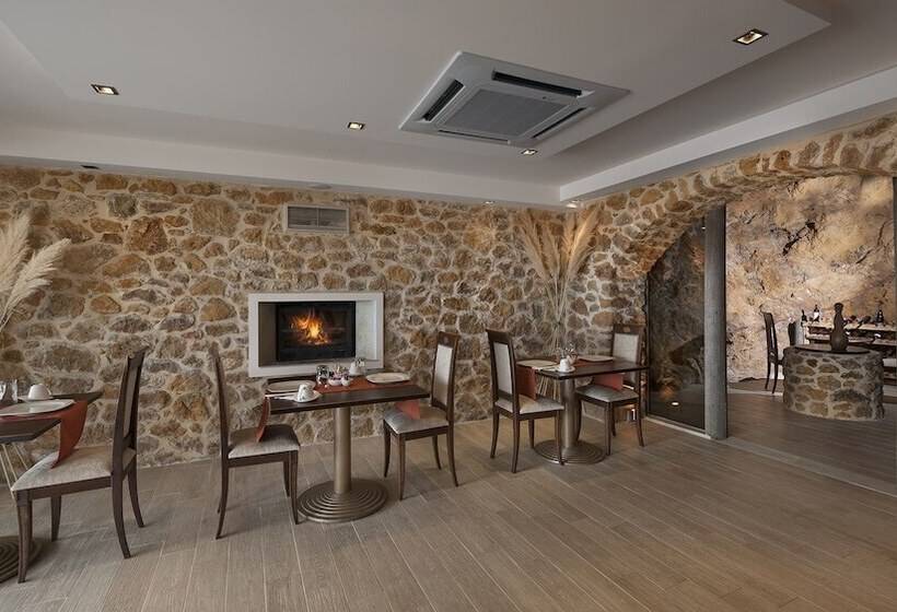 Iakovakis Suites & Spa