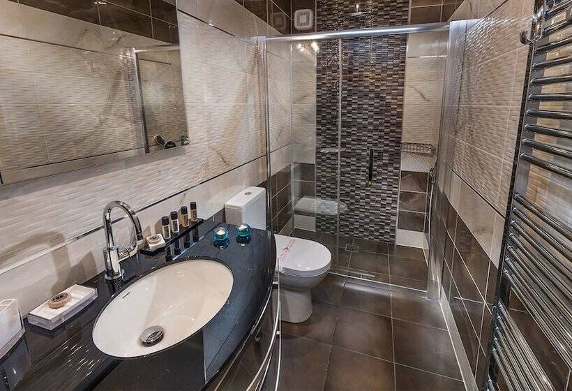 Iakovakis Suites & Spa