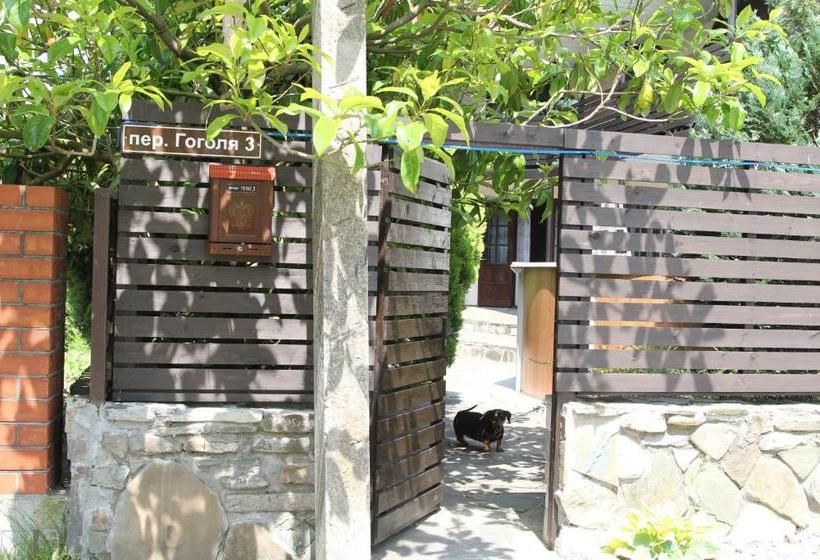 ペンション Aksis House