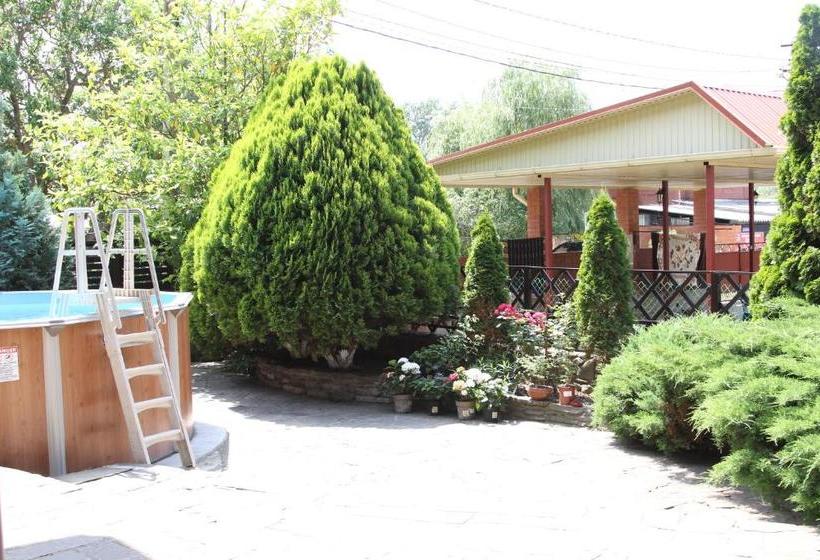 ペンション Aksis House