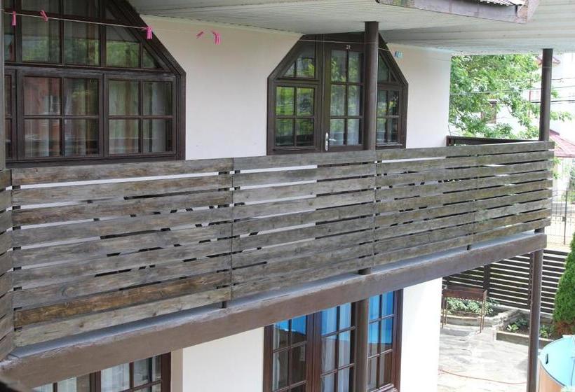 ペンション Aksis House