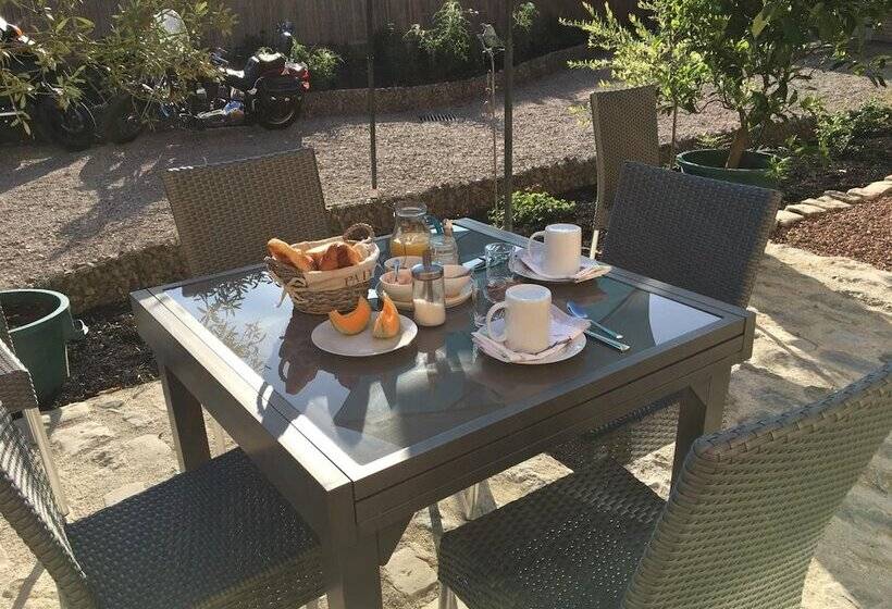 ペンション Au Foudre Du Bazois