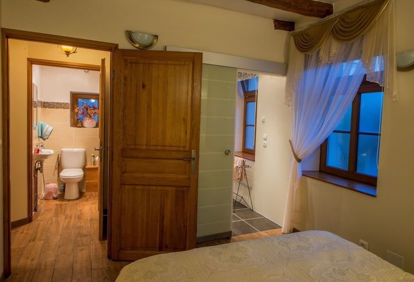 Пансион Aupres Du Chateau