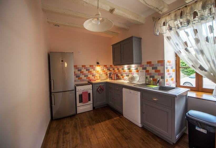 Пансион Aupres Du Chateau