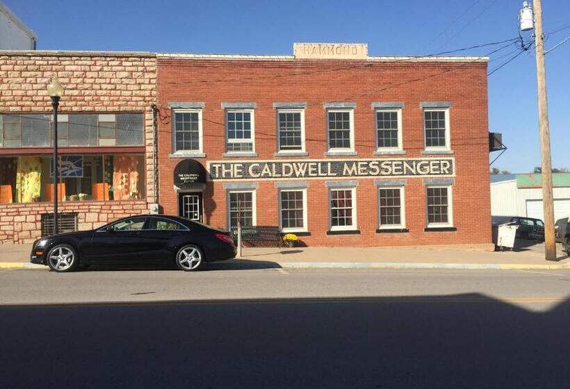 بنسيون Caldwell Messenger Suites