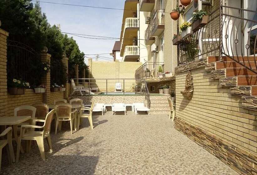 پانسیون Guest House Amur