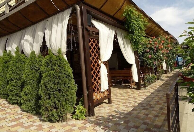 پانسیون Guest House Amur