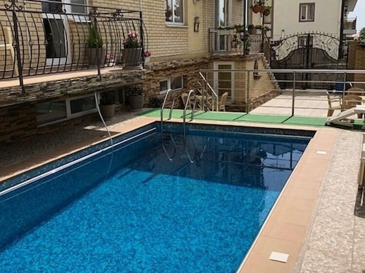 پانسیون Guest House Amur