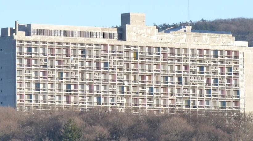 بنسيون Homestay Le Corbusier 5 Ieme Rue