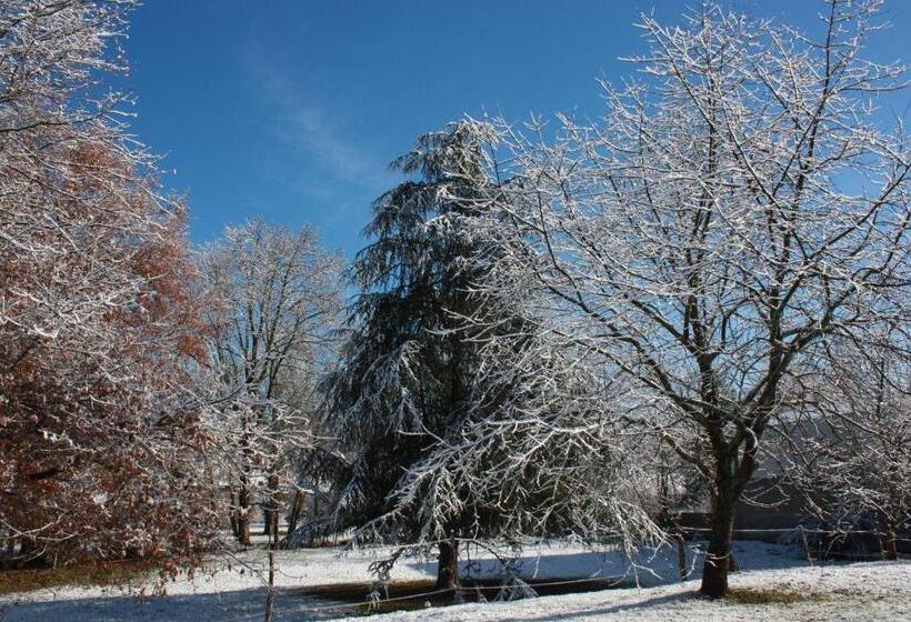 פנסיון La Maison De L'ousse
