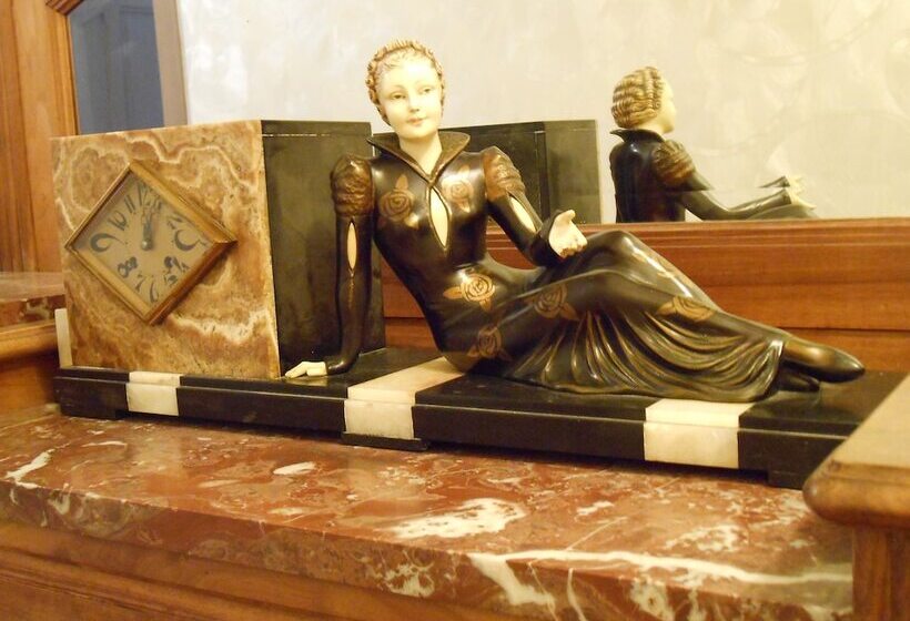 بنسيون La Passagere