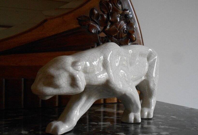 بنسيون La Passagere