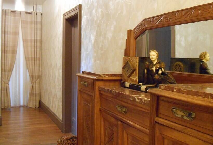 بنسيون La Passagere