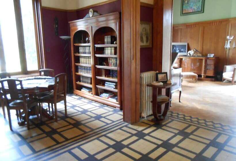 بنسيون La Passagere