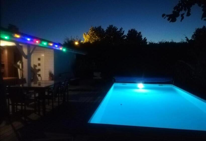 بنسيون Les Arums De Fondeminjean