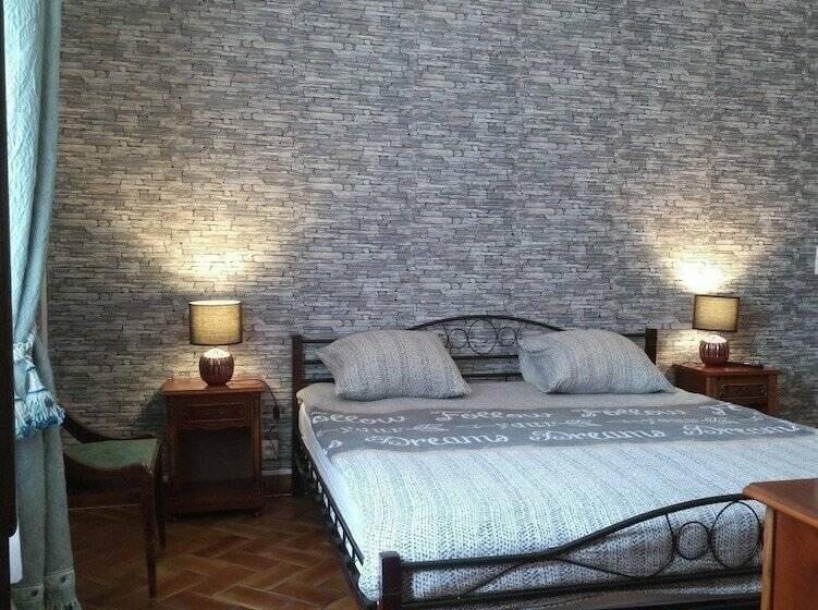 פנסיון Maison Lalongère