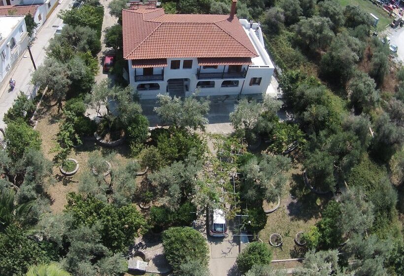 פנסיון Naftilos Skiathos