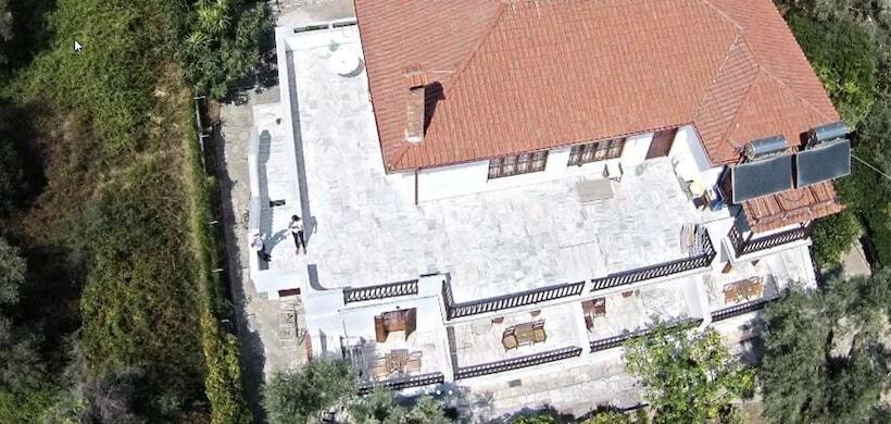 פנסיון Naftilos Skiathos