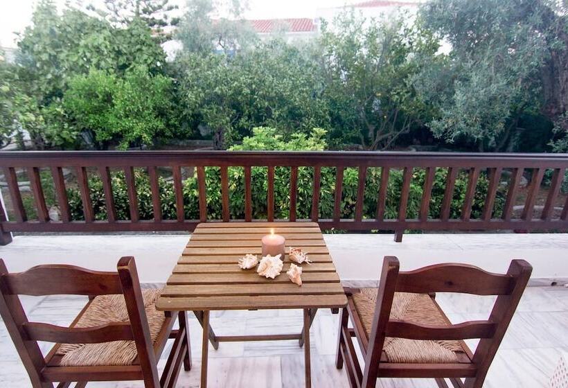 פנסיון Naftilos Skiathos